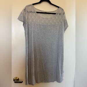 NWOT Make+Model Grey Cap Sleeve Long Tee with Lace Top in Size XL